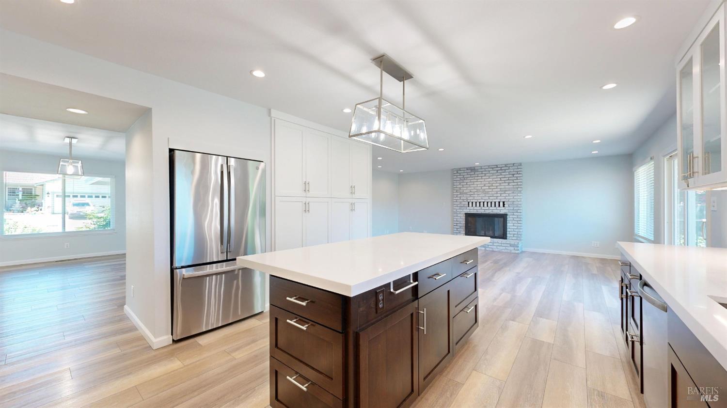 404 N Foothill Boulevard Cloverdale CA 95425