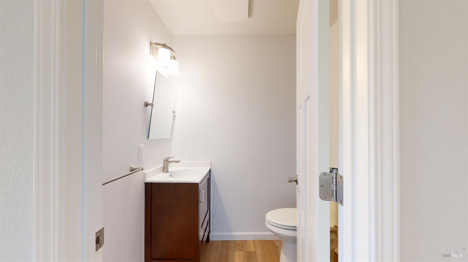 404 N Foothill Boulevard Cloverdale CA 95425