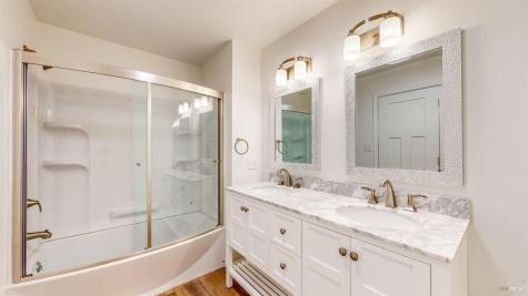 404 N Foothill Boulevard Cloverdale CA 95425