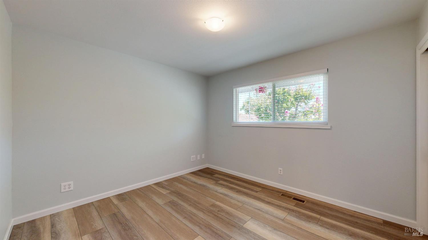 404 N Foothill Boulevard Cloverdale CA 95425