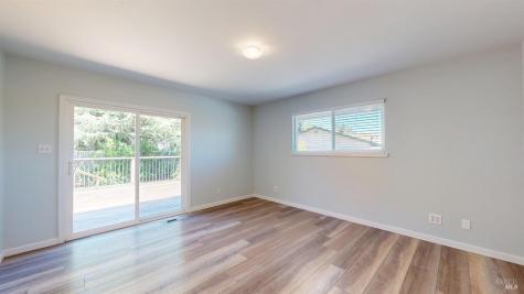404 N Foothill Boulevard Cloverdale CA 95425