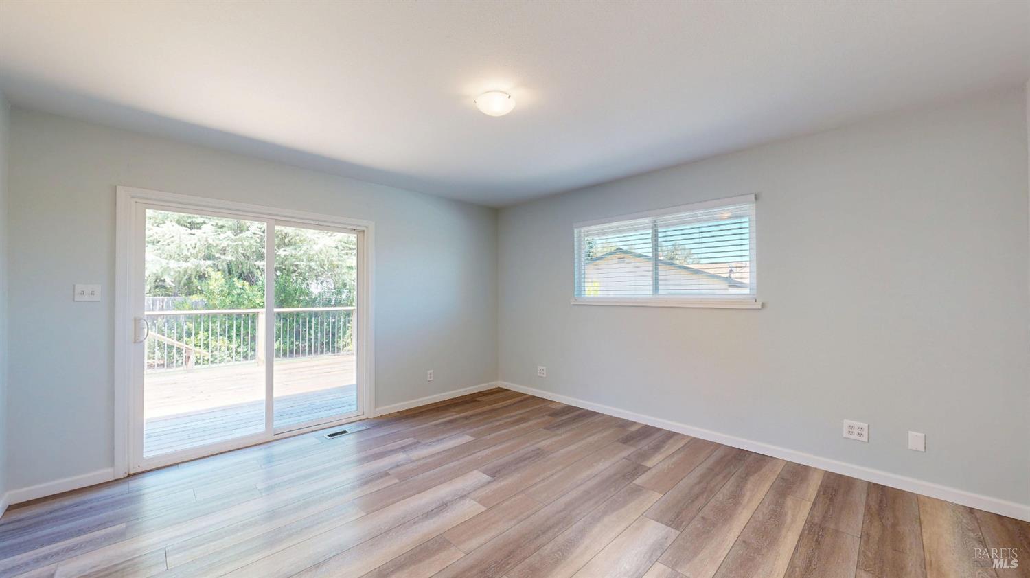 404 N Foothill Boulevard Cloverdale CA 95425