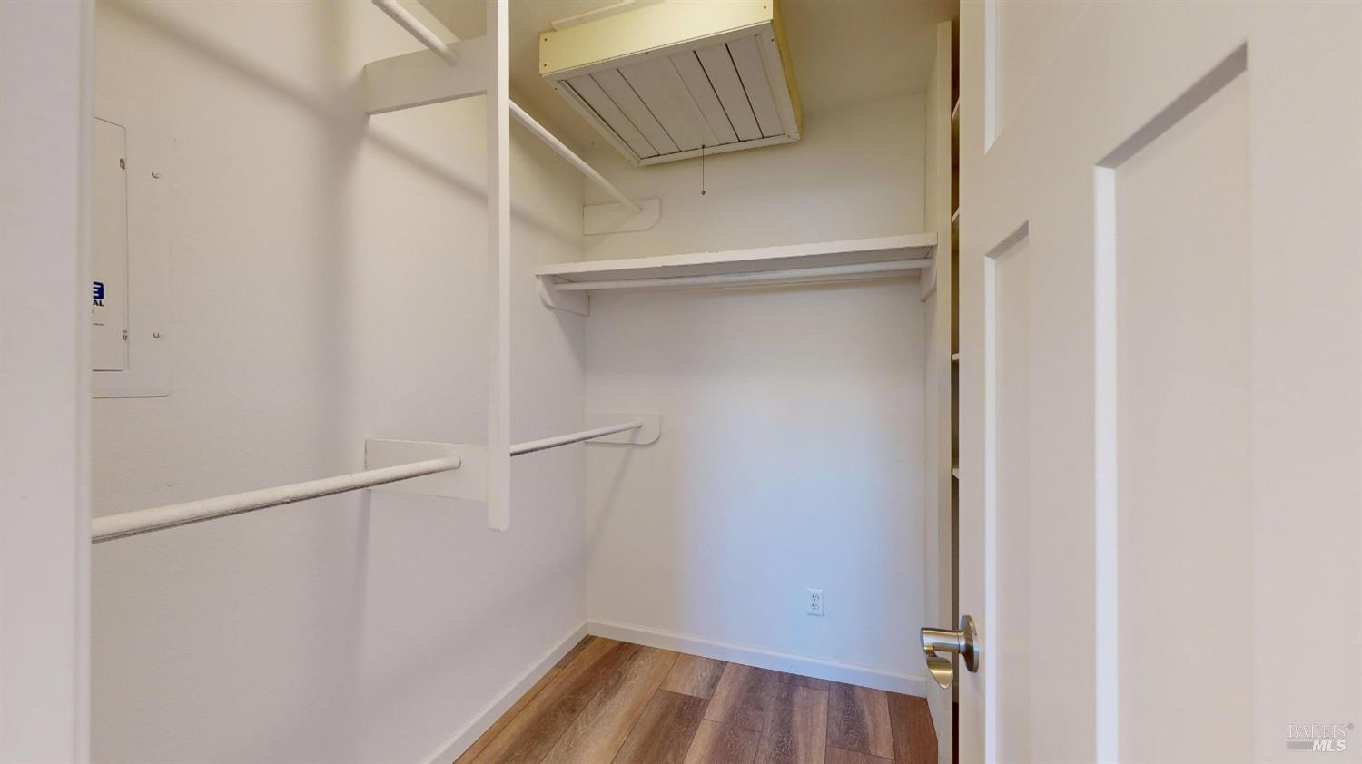 404 N Foothill Boulevard Cloverdale CA 95425