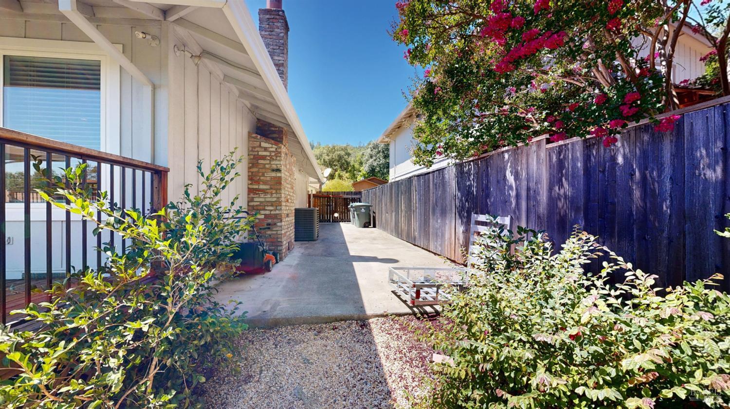 404 N Foothill Boulevard Cloverdale CA 95425