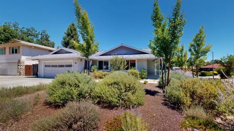 404 N Foothill Boulevard Cloverdale CA 95425