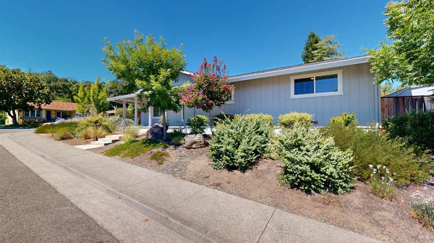 404 N Foothill Boulevard Cloverdale CA 95425