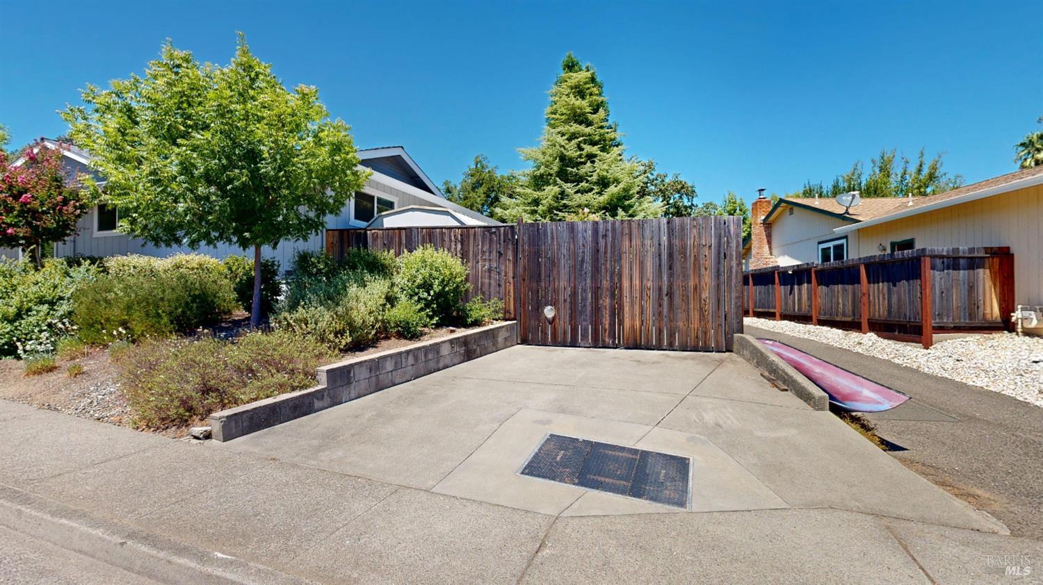404 N Foothill Boulevard Cloverdale CA 95425
