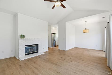 779 Bob Crosby Way Windsor CA 95492