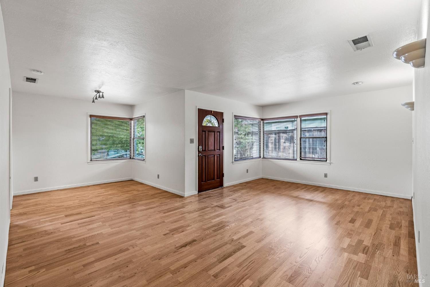 20 Linnell Avenue Napa CA 94559