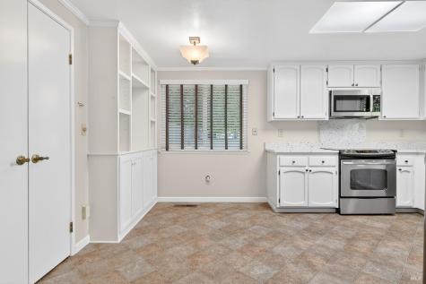 358 Twin Lakes Drive Santa Rosa CA 95409