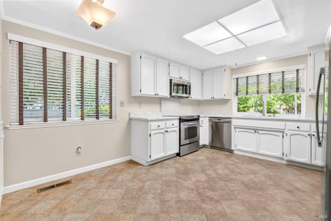 358 Twin Lakes Drive Santa Rosa CA 95409