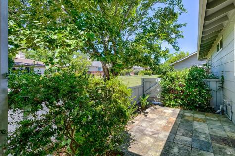 358 Twin Lakes Drive Santa Rosa CA 95409