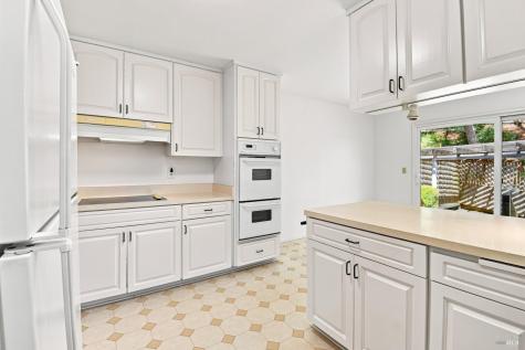 10 Viscaino Way San Rafael CA 94903