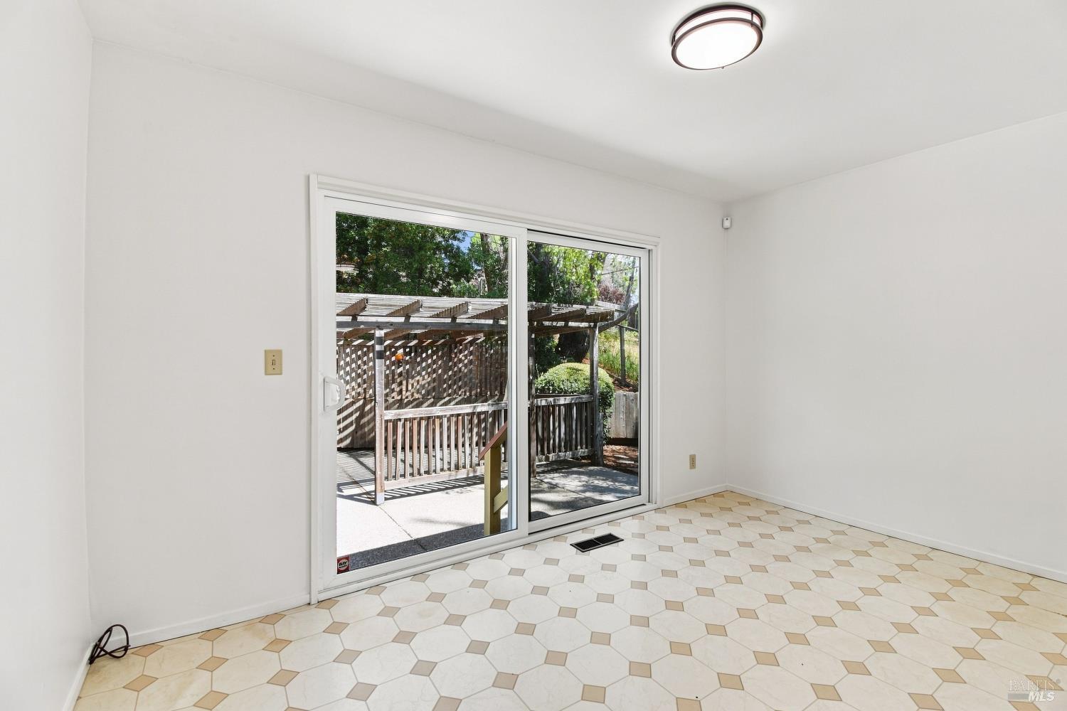 10 Viscaino Way San Rafael CA 94903