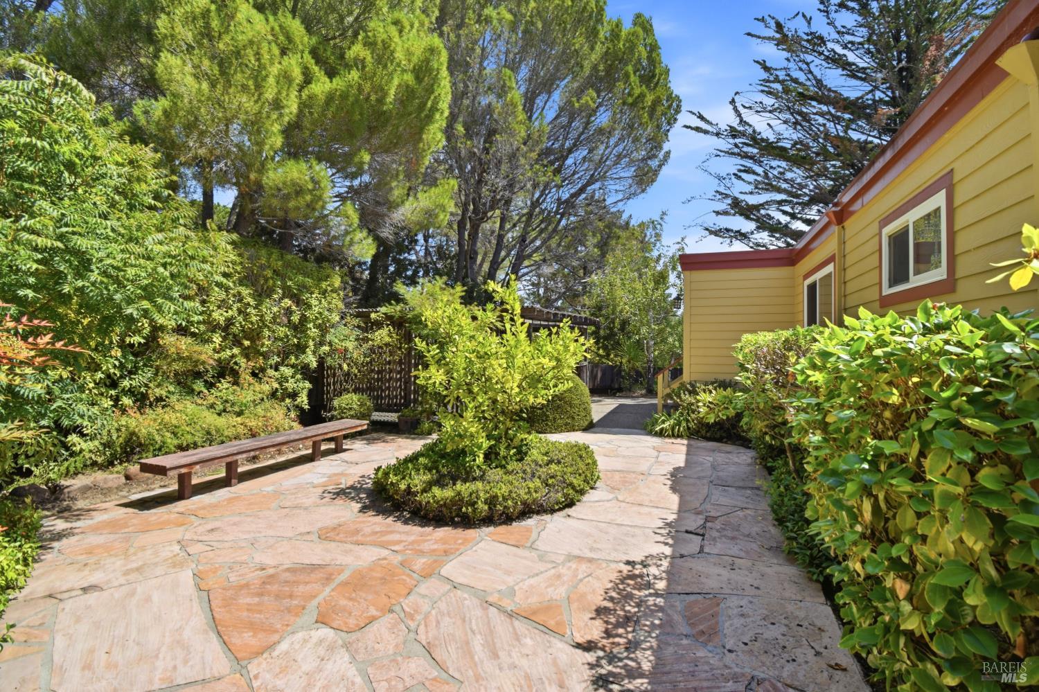 10 Viscaino Way San Rafael CA 94903
