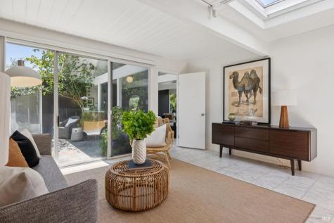 61 Mount Rainier Drive San Rafael CA 94903