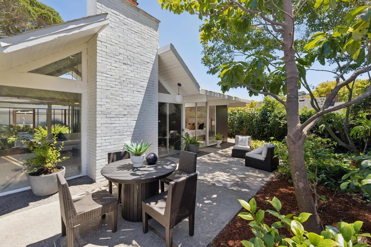 61 Mount Rainier Drive San Rafael CA 94903