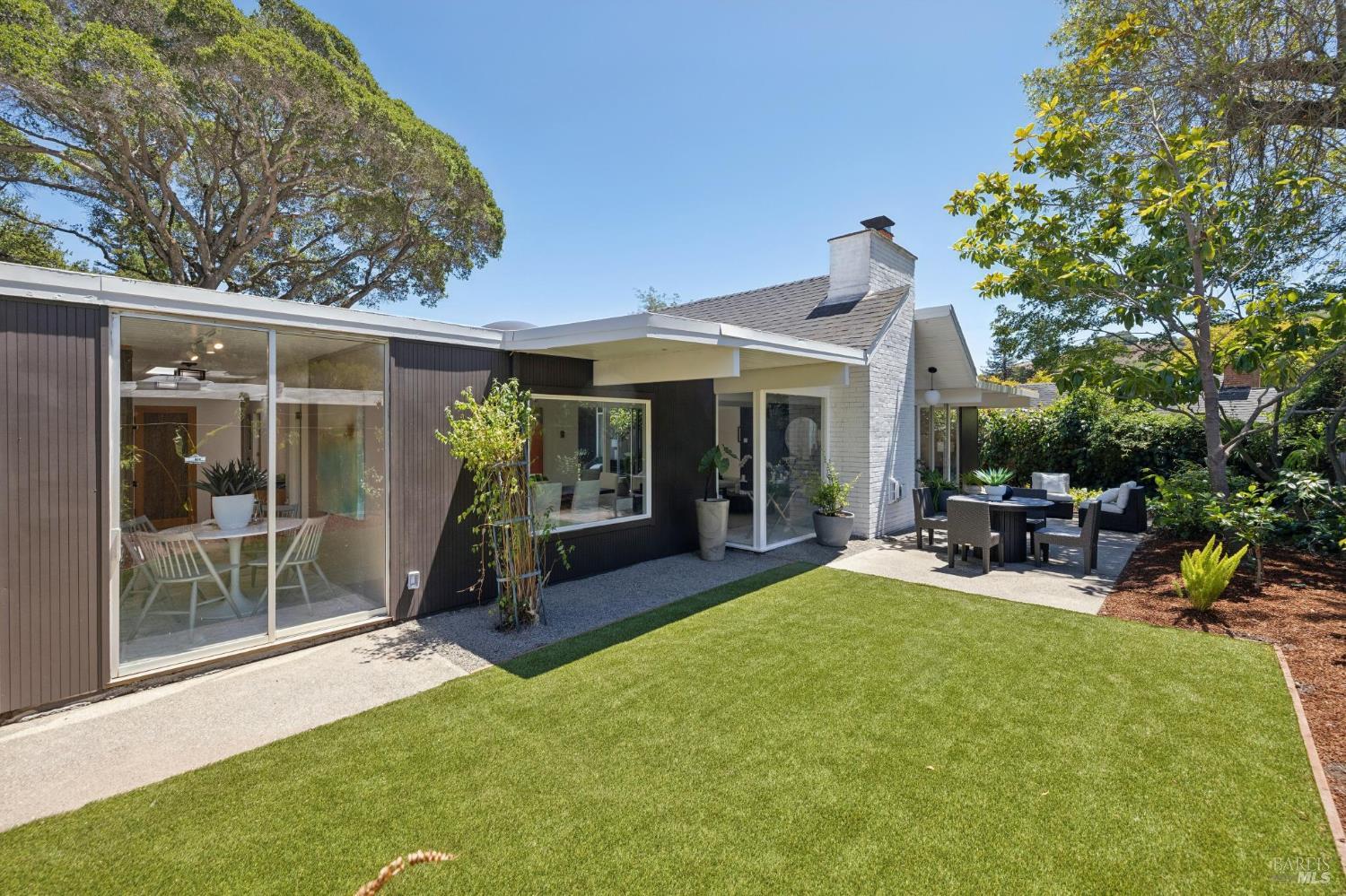 61 Mount Rainier Drive San Rafael CA 94903