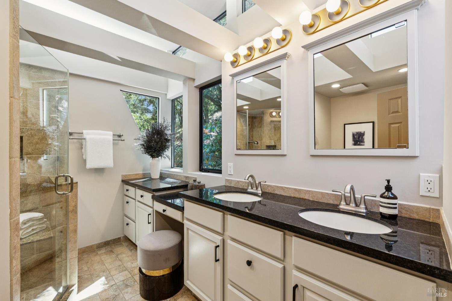 15 Oakdale Avenue San Rafael CA 94901