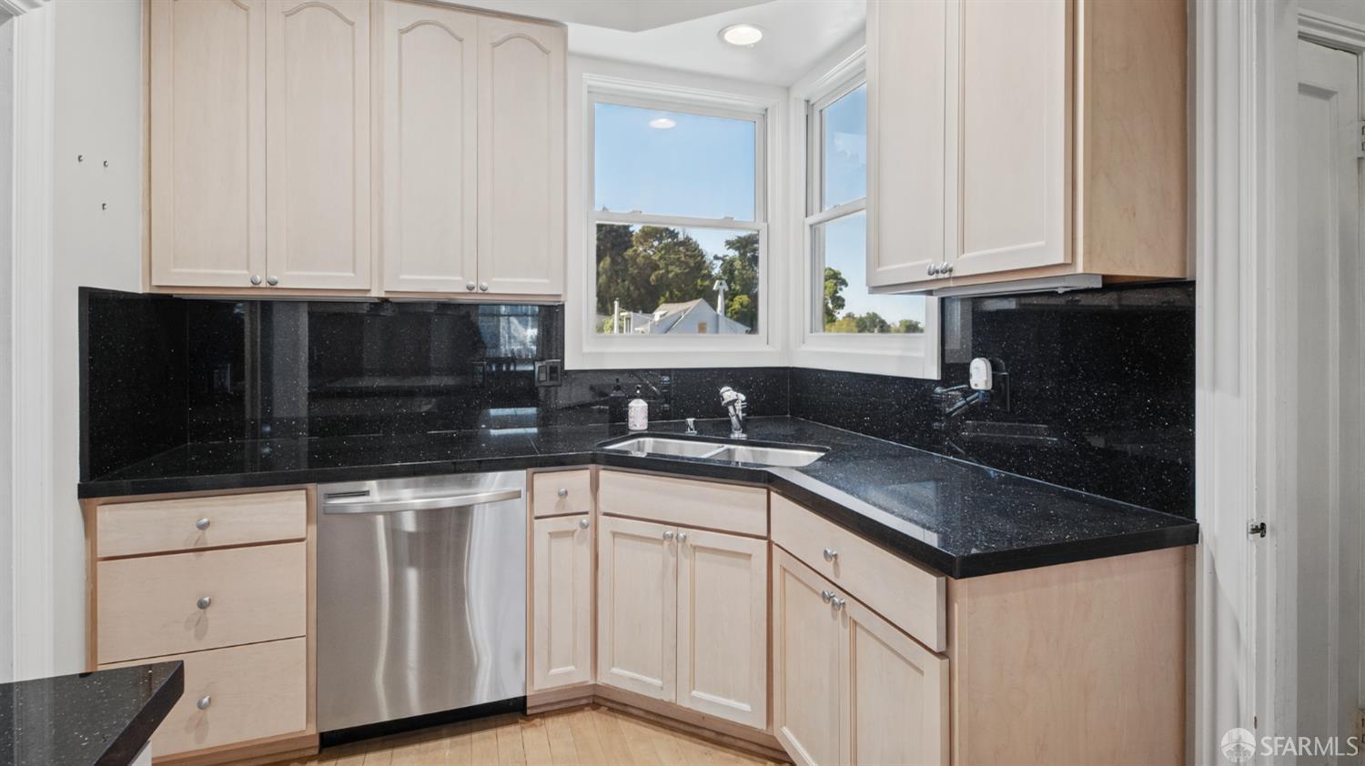2551 Baker Street San Francisco CA 94123