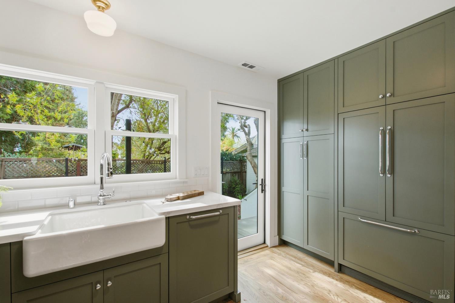 1541 Adams Street St. Helena CA 94574