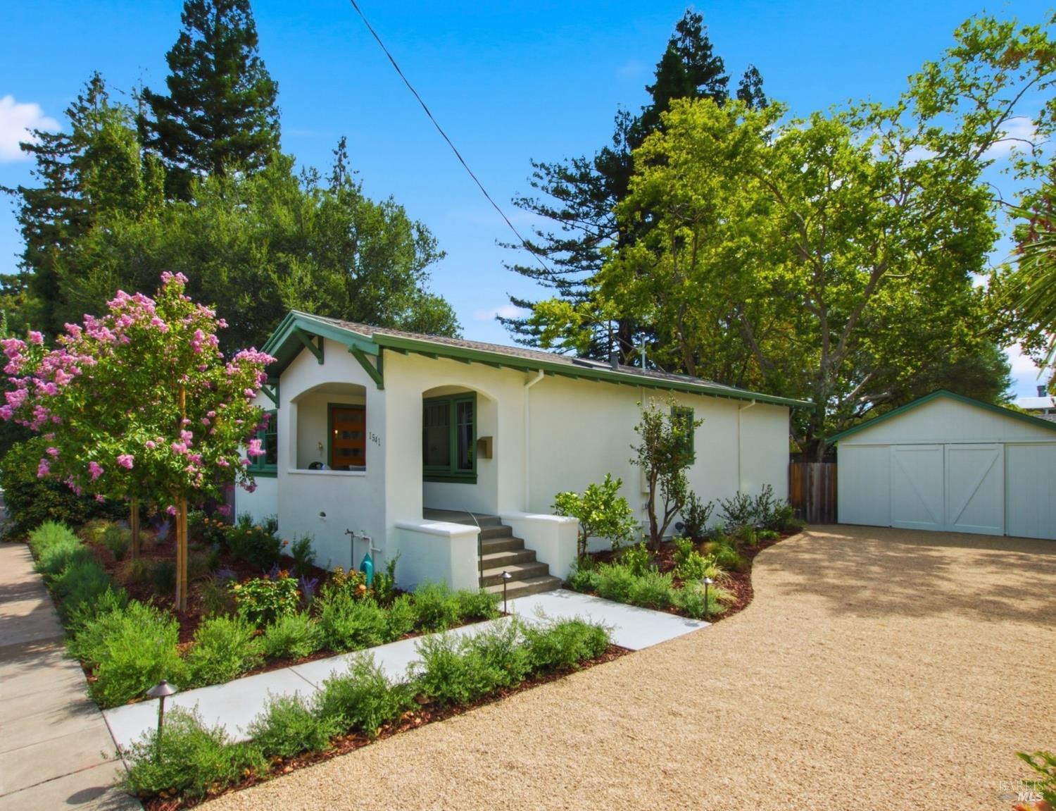1541 Adams Street St. Helena CA 94574