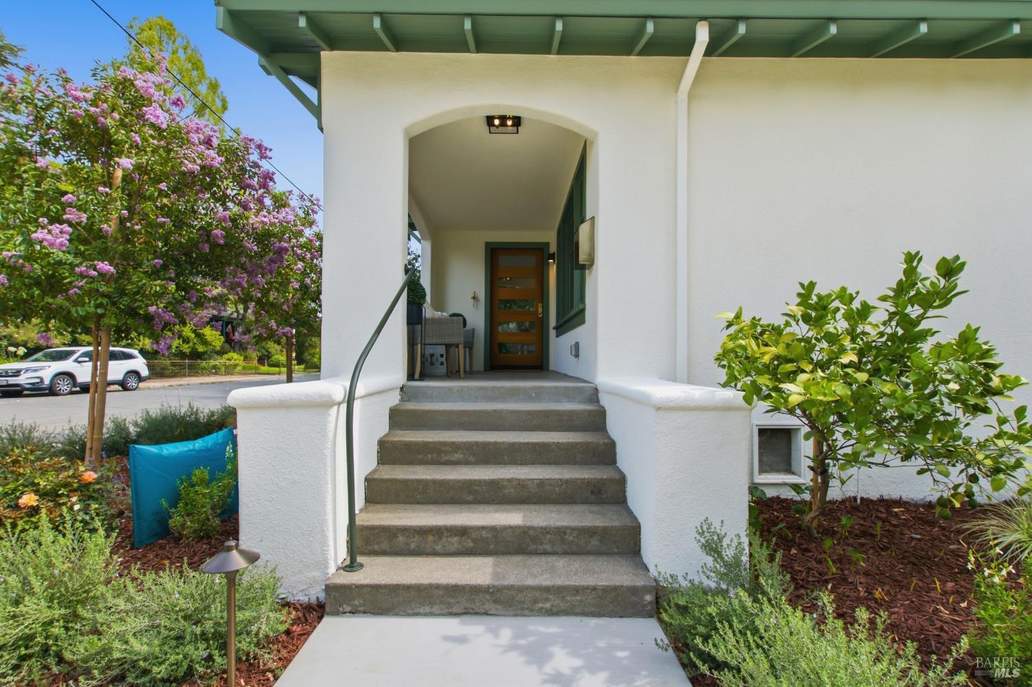 1541 Adams Street St. Helena CA 94574
