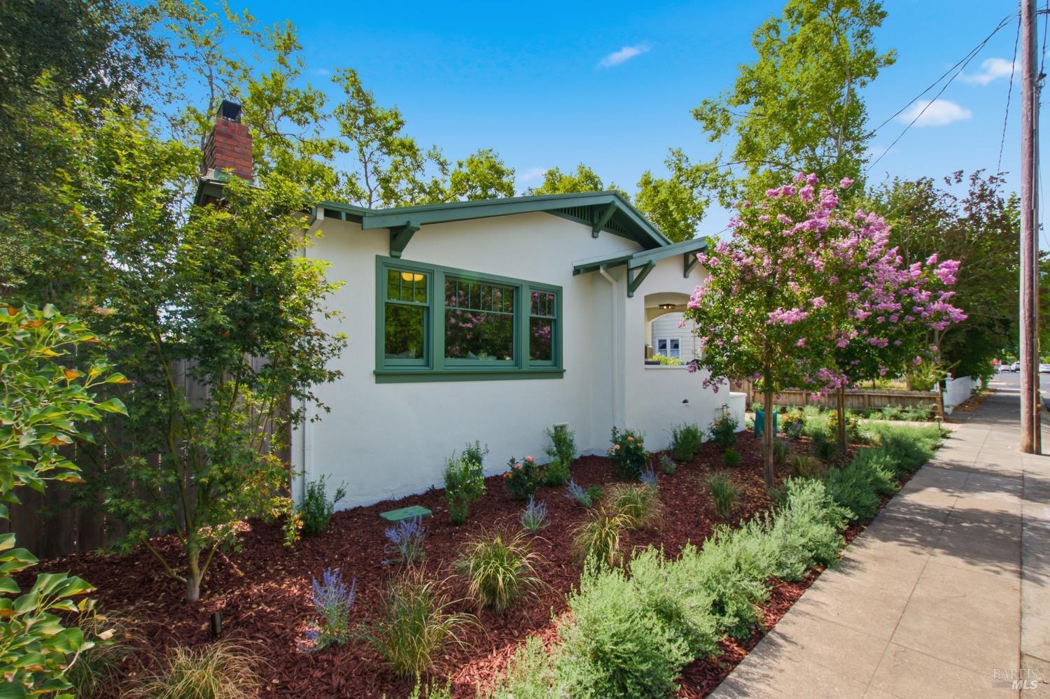 1541 Adams Street St. Helena CA 94574