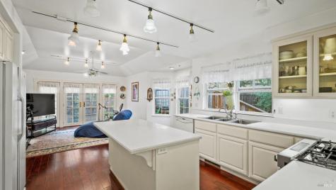 113 Heidi Lane Cloverdale CA 95425