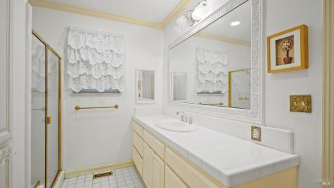 113 Heidi Lane Cloverdale CA 95425