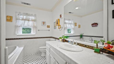 113 Heidi Lane Cloverdale CA 95425