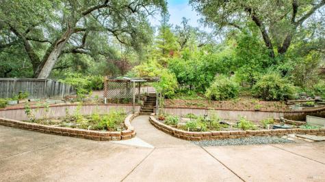 113 Heidi Lane Cloverdale CA 95425