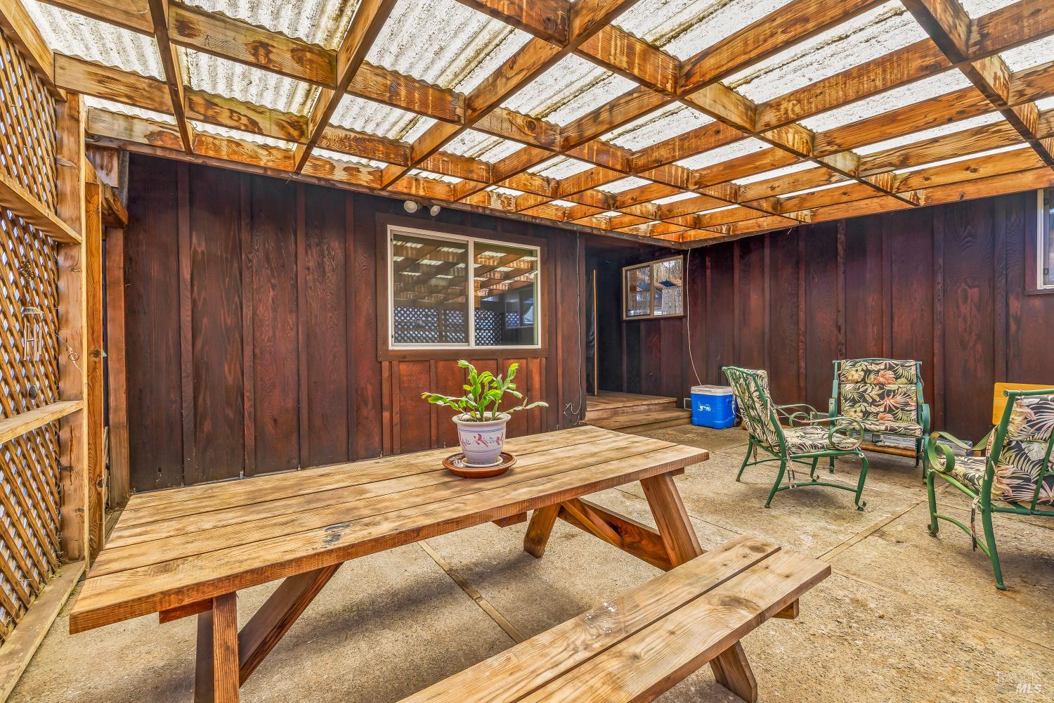 215 S Sanderson Way Fort Bragg CA 95437