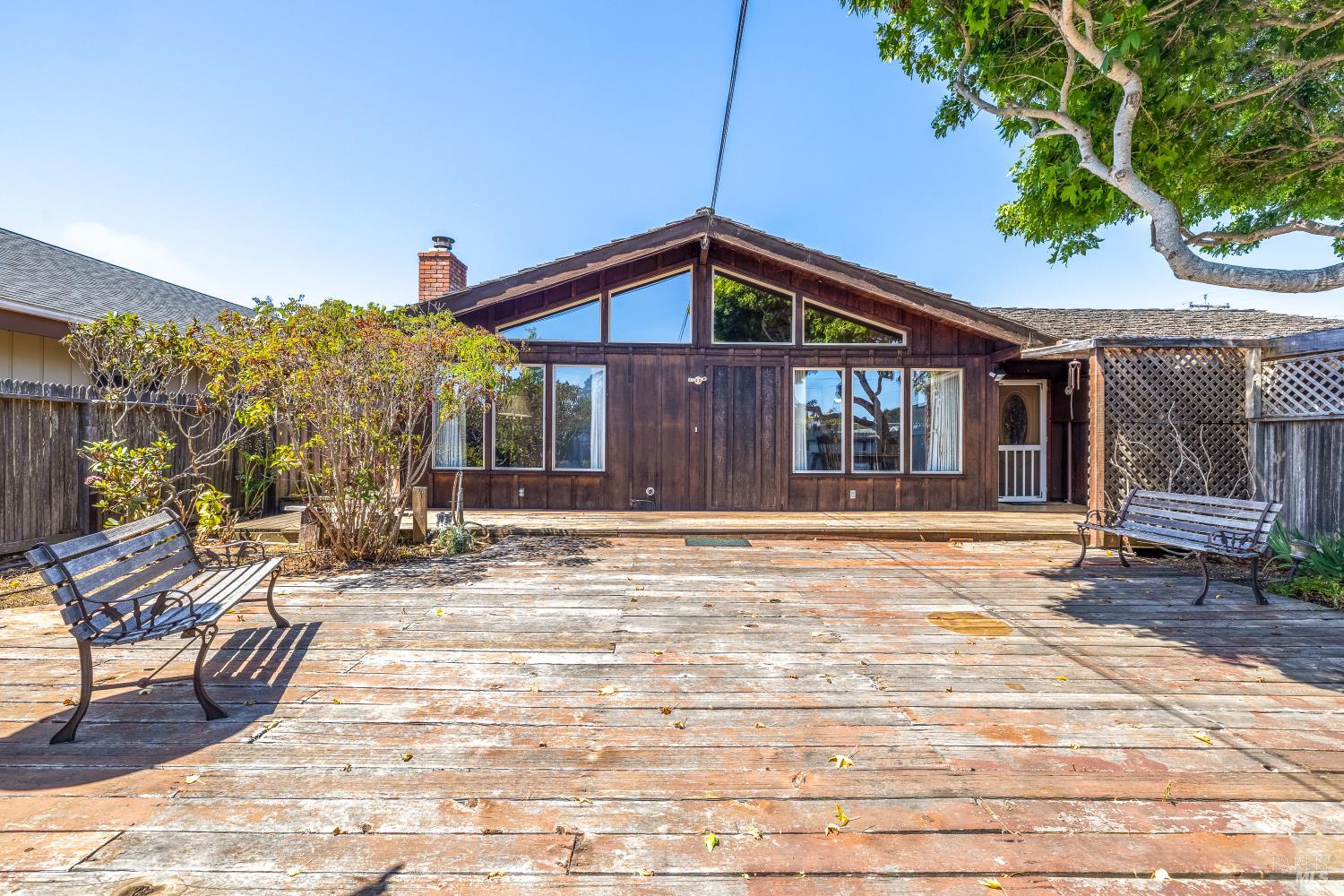 215 S Sanderson Way Fort Bragg CA 95437
