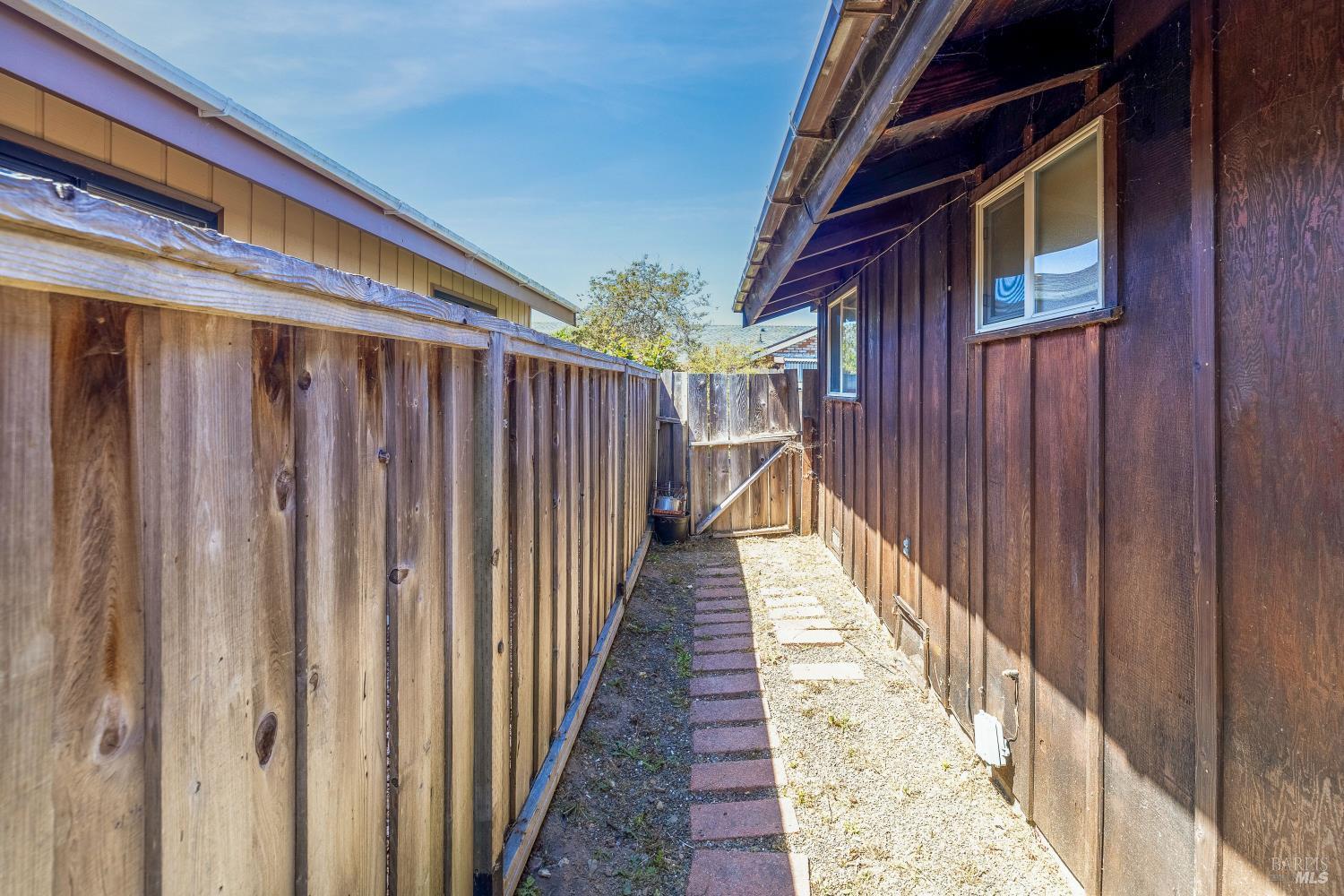 215 S Sanderson Way Fort Bragg CA 95437