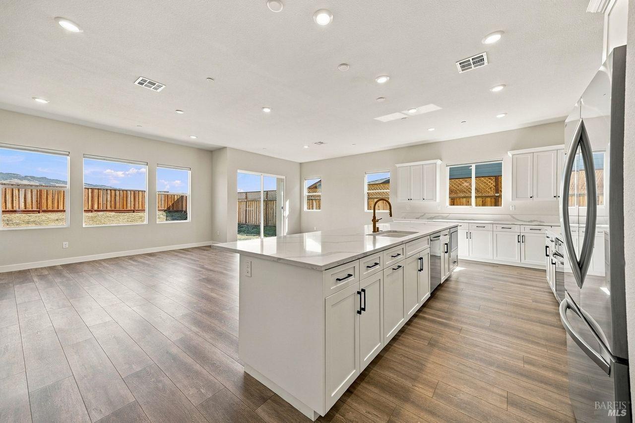 7320 Willowglen Drive Rohnert Park CA 94928