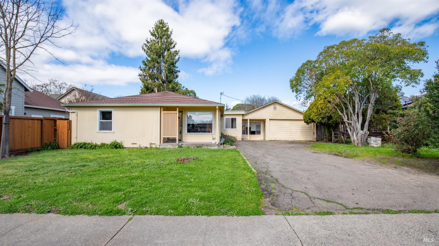 1681 Greeneich Avenue Santa Rosa CA 95401