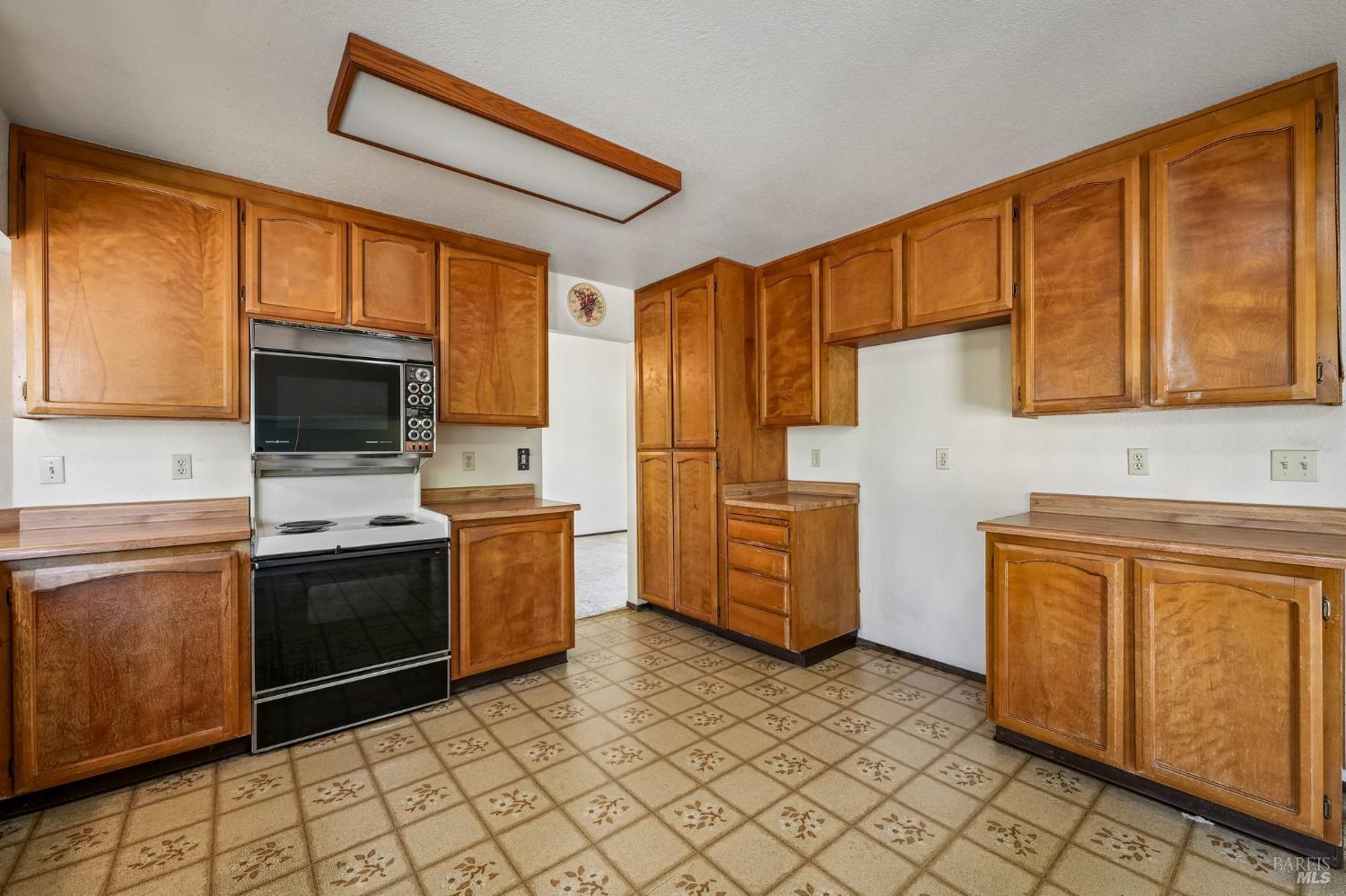 300 Stirrup Court Santa Rosa CA 95403