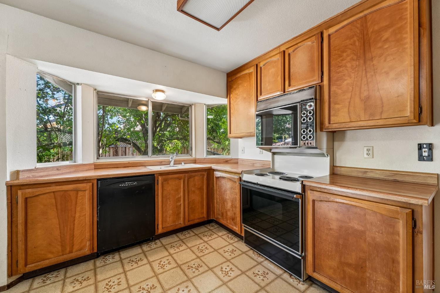 300 Stirrup Court Santa Rosa CA 95403