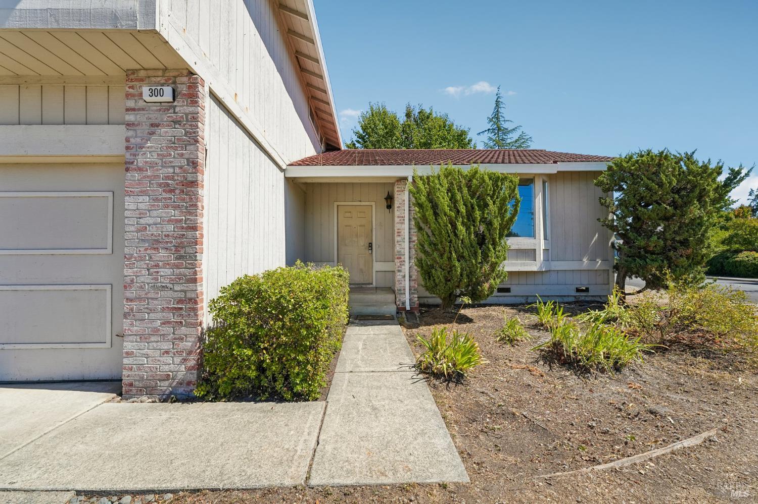 300 Stirrup Court Santa Rosa CA 95403