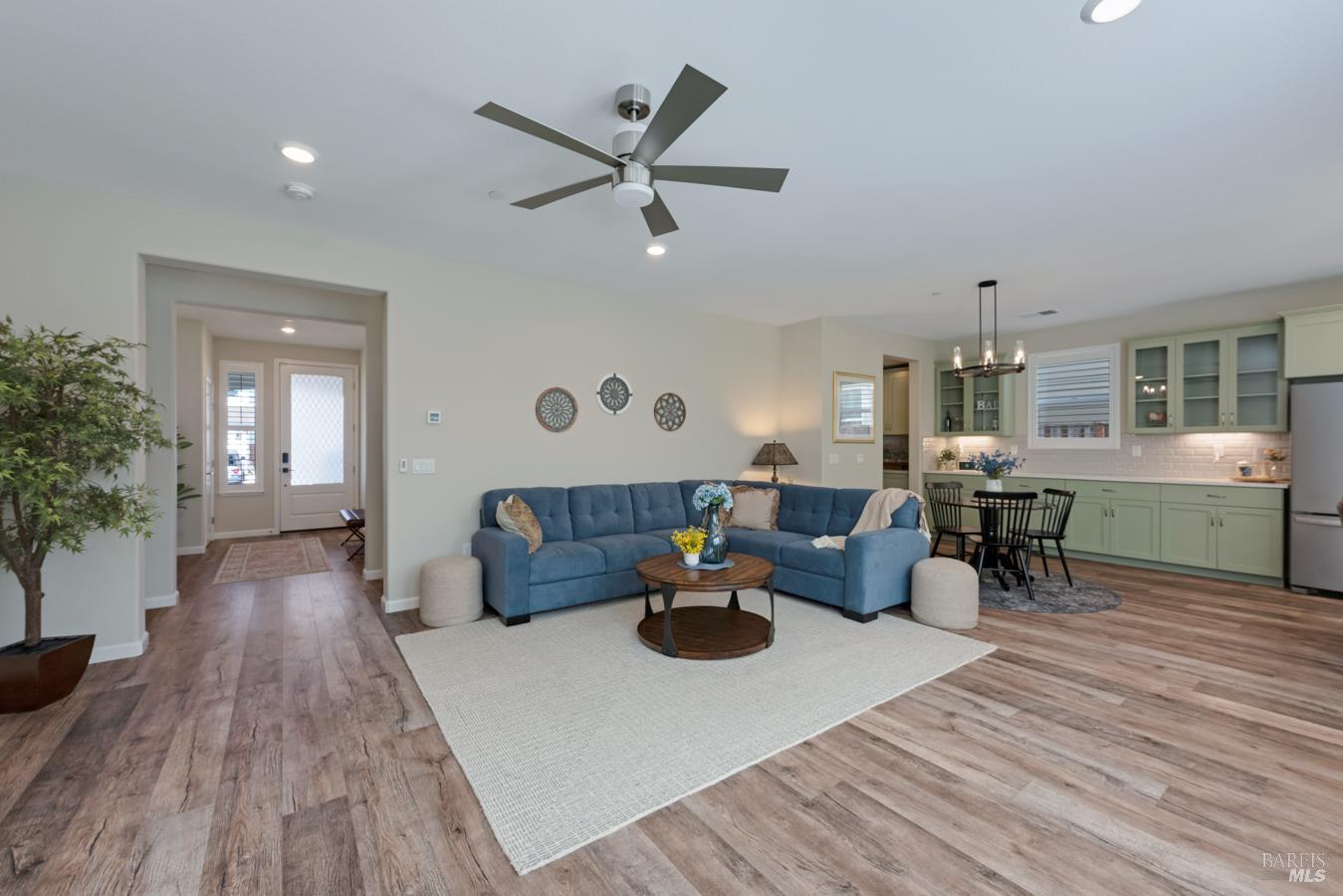1653 Wildflower Way Rohnert Park CA 94928