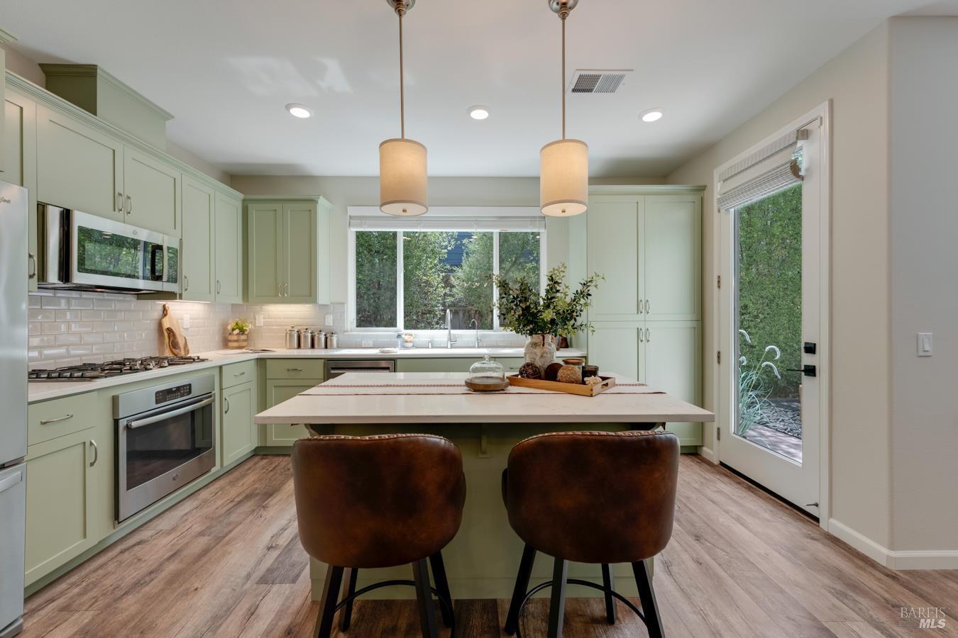 1653 Wildflower Way Rohnert Park CA 94928