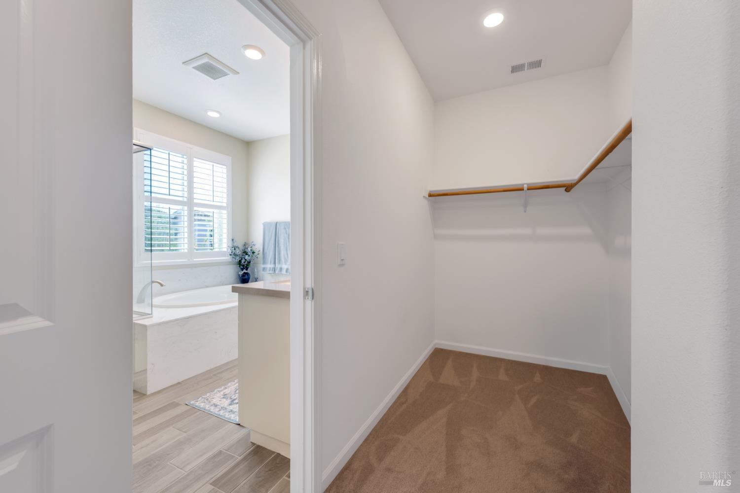 1653 Wildflower Way Rohnert Park CA 94928