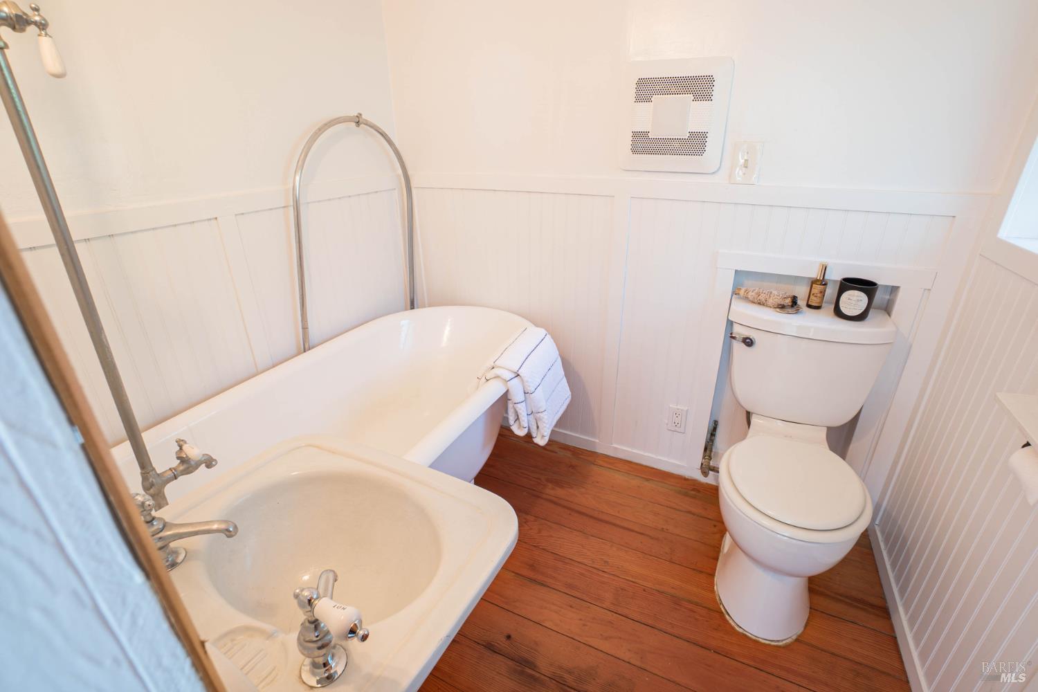 17495 Orchard Avenue Guerneville CA 95446
