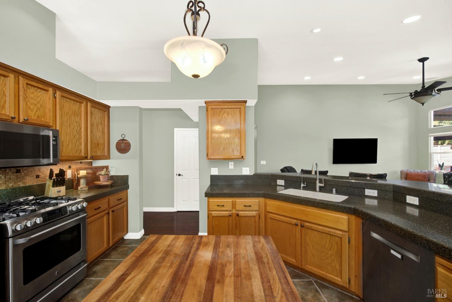 940 Alexander Court Dixon CA 95620