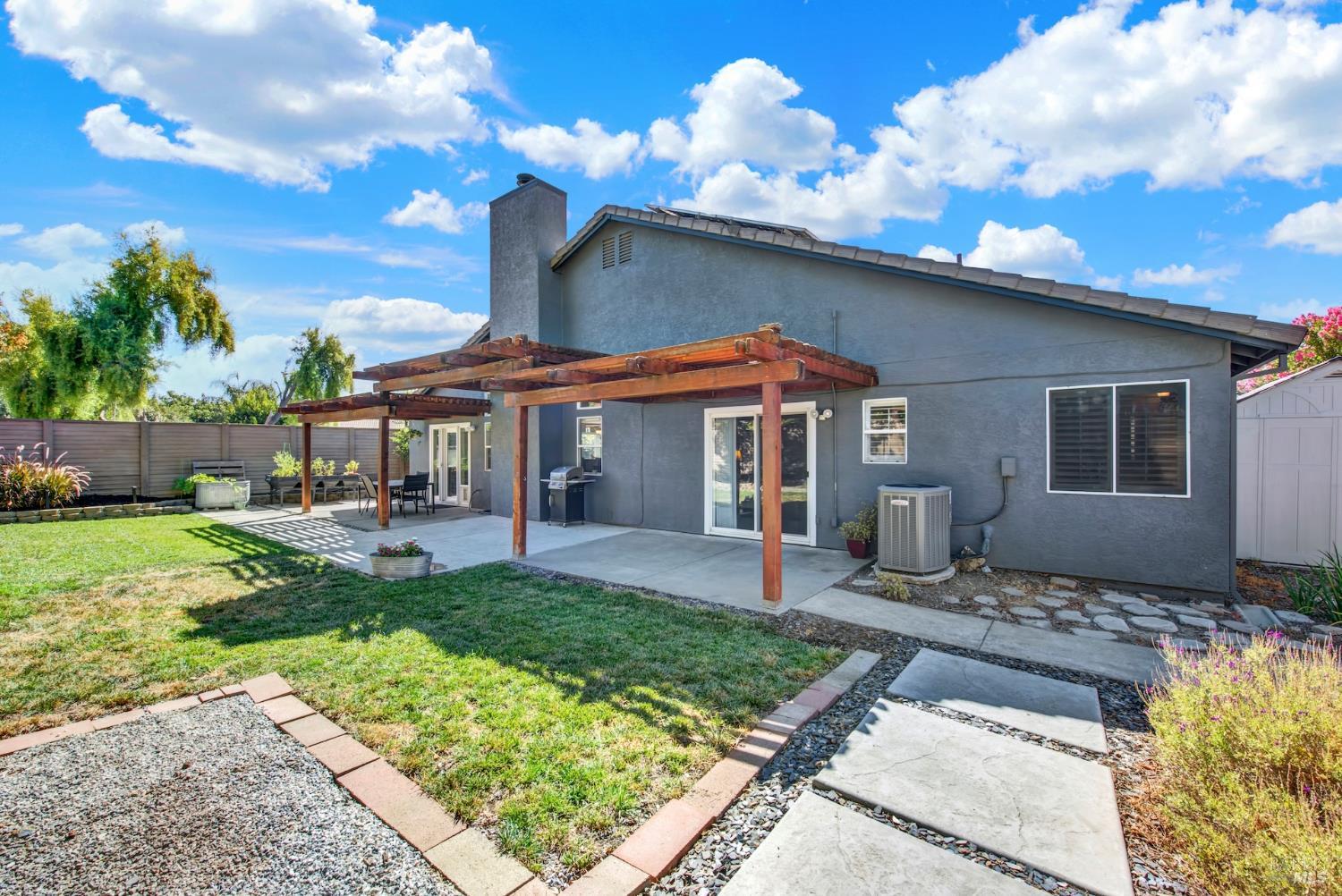 940 Alexander Court Dixon CA 95620