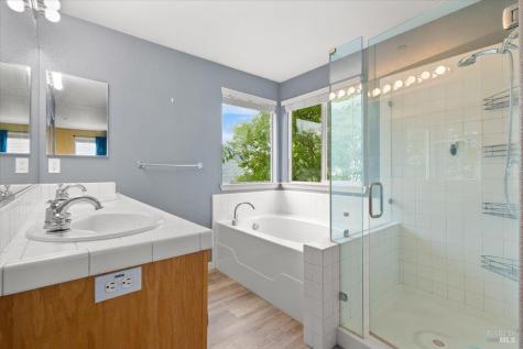 8396 Trione Circle Windsor CA 95492