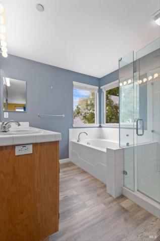 8396 Trione Circle Windsor CA 95492