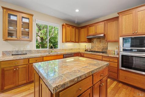 68 Pinheiro Circle Novato CA 94945