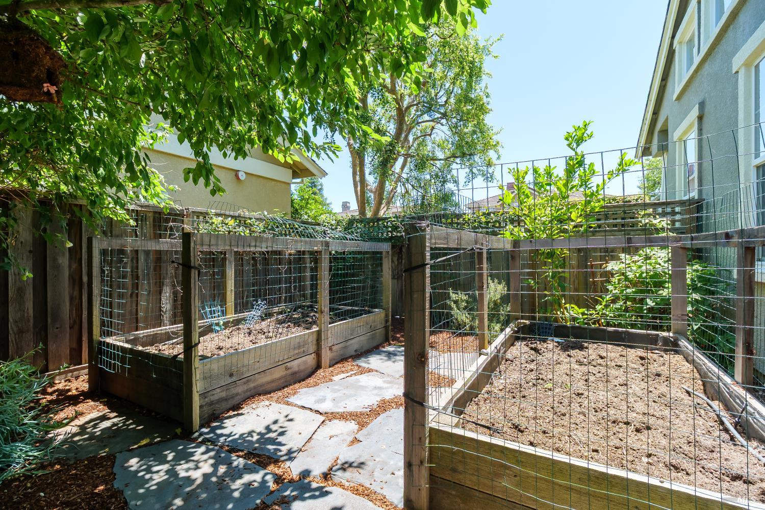 68 Pinheiro Circle Novato CA 94945